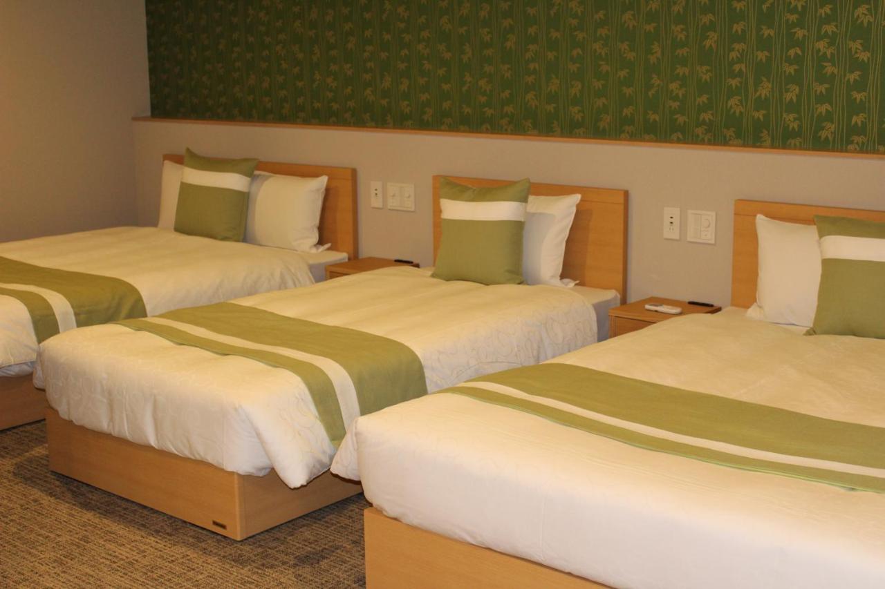 Grand Base Crane Aparthotel 3*